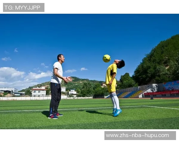 足球哥的传奇之路从草根到巅峰的奋斗与荣耀